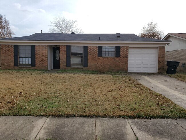 Building Photo - 2124 Kirby Smith Dr