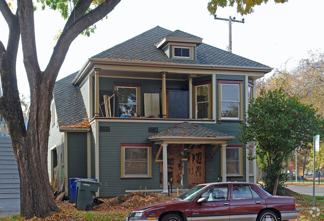 Building Photo - 800-802 U St