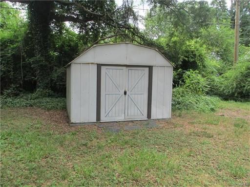 Building Photo - 931 Halsey Ln