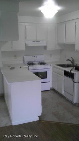 Building Photo - 4522 N Lakewood Blvd