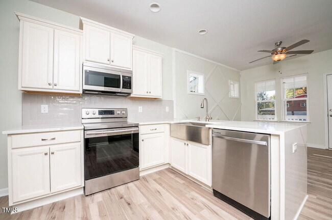 Foto del edificio - 831 Ridgeway Ave