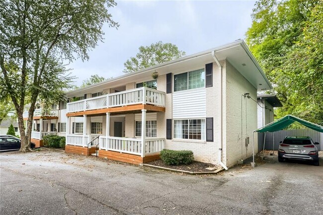 Building Photo - 1988 Wellbourne Dr NE