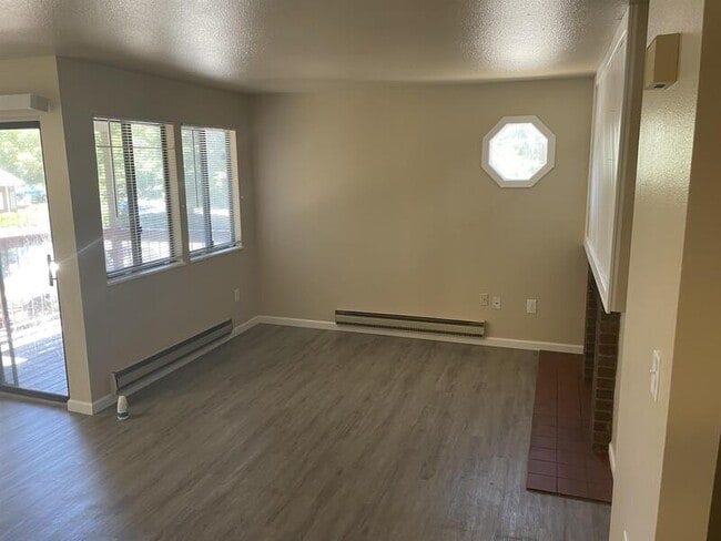 Building Photo - 4501 E Boardwalk Dr