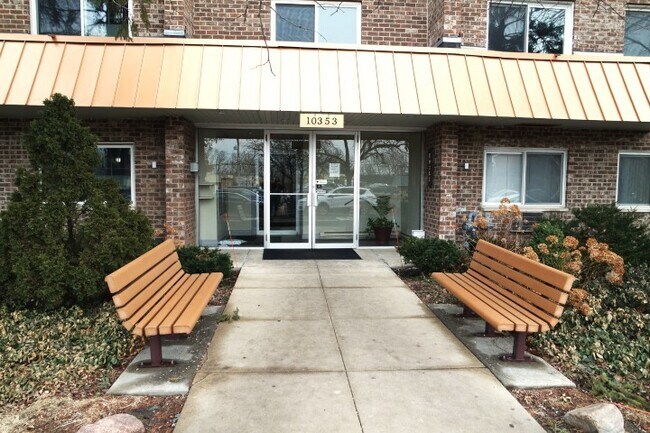 Foto del edificio - 10353 Dearlove Rd