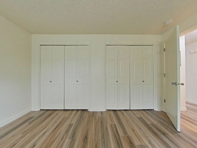 Foto del edificio - 2 Bedroom Apartment ~ Close to Campus