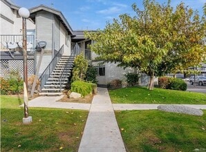 Building Photo - 4701 Beechwood St