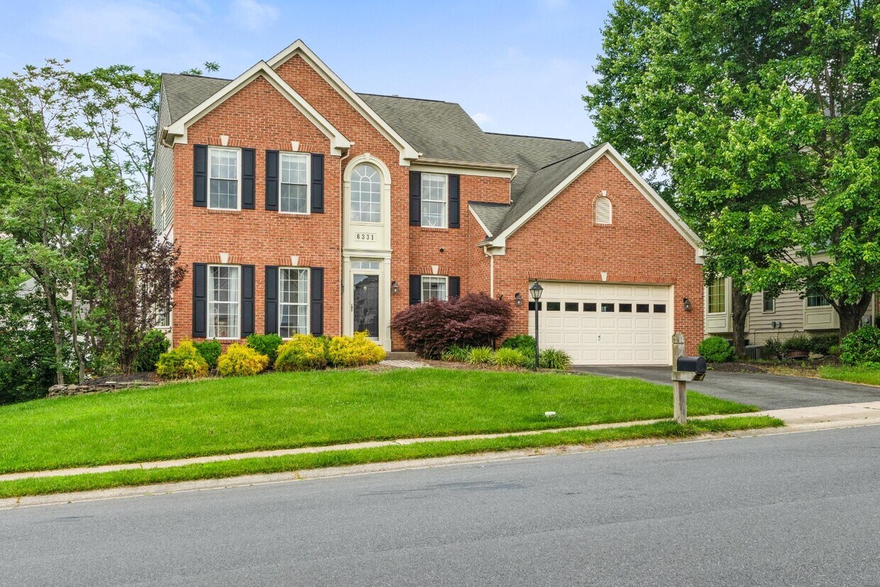 Foto principal - 6331 Claridge Dr S
