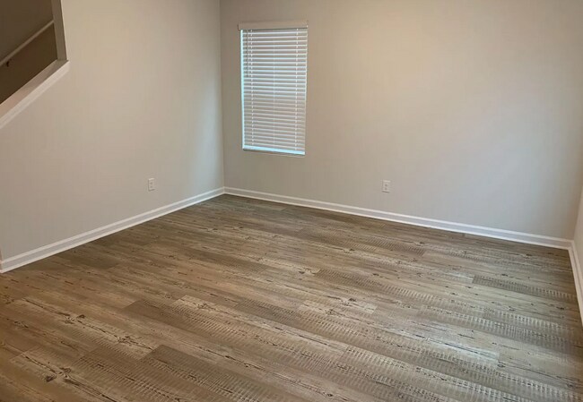Foto del edificio - Modern 3BR Townhome Near Lake Murray with Easy Access to Downtown & I-20