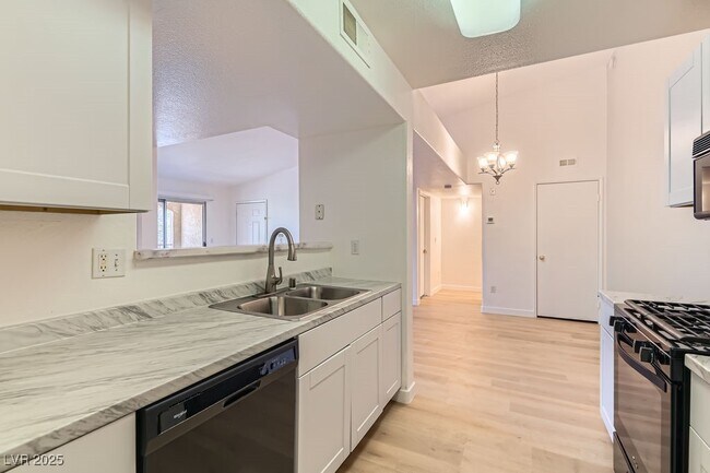 Foto del edificio - 7885 W Flamingo Rd