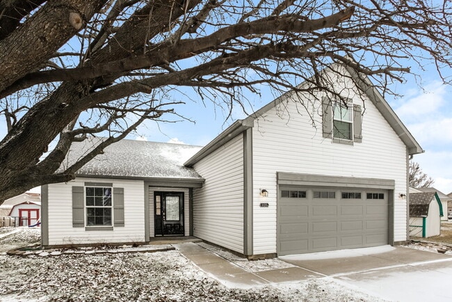 Foto del edificio - 1120 Central Park Blvd N