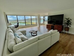 Building Photo - 250 Kawaihae St