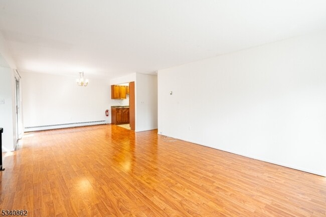 Foto del edificio - 680 NJ-15