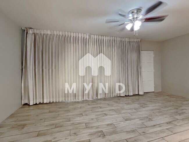 Foto del edificio - 2215 E Osborn Rd