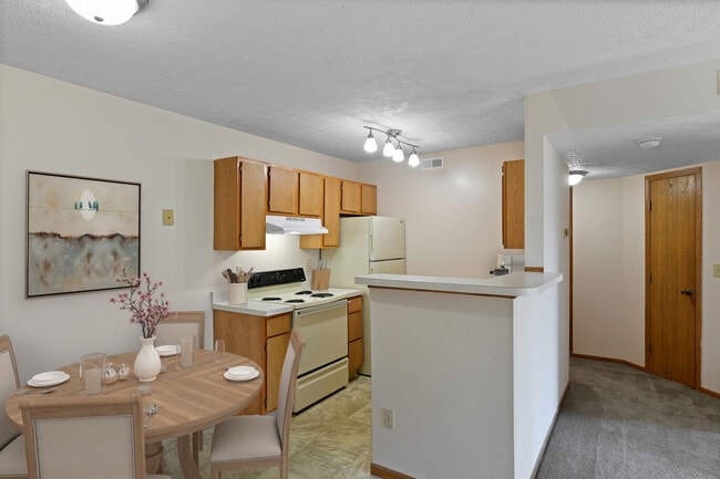 Building Photo - Greensview