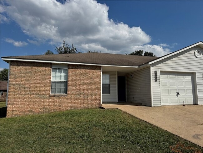 Photo - 1374 N Chickadee Ave Apartment
