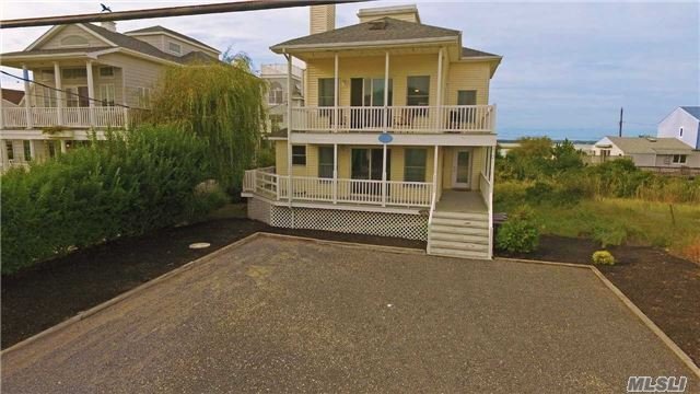 Building Photo - 872 Dune Rd