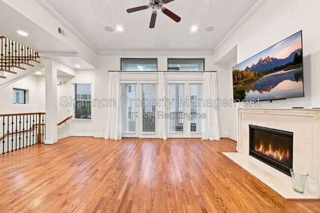 Foto del edificio - 9609 Pemberton Cres Dr