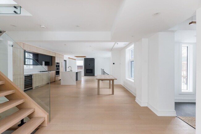 Photo du bâtiment - 159 Humbervale Blvd