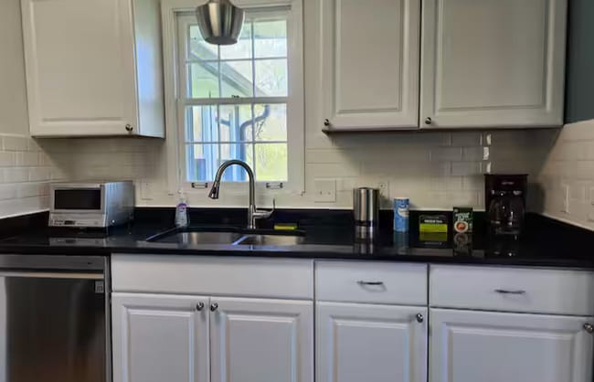 Building Photo - 1725 Hudson Rd