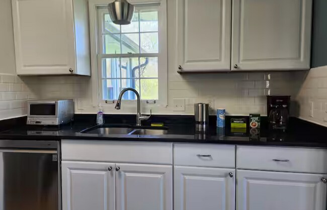 Foto del edificio - 1725 Hudson Rd