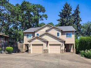 Building Photo - 407-409 Madrona Ave SE