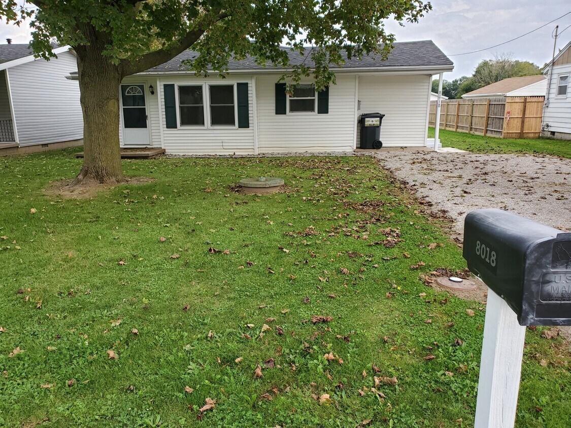 Foto principal - 8018 Stacey Rd