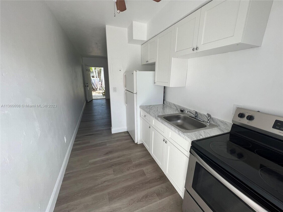 1685 NE 124th St Unit 3, North Miami, FL 33181 Room for Rent in North