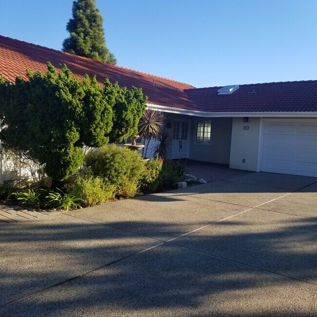 Building Photo - 4915 Blackhorse Rd