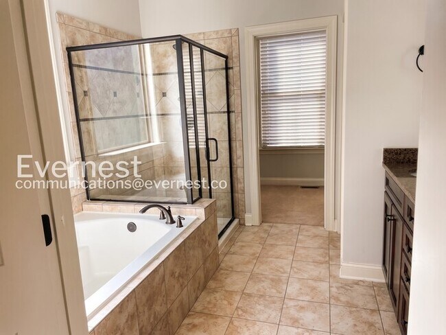 Foto del edificio - 4208 Stone Hall Blvd