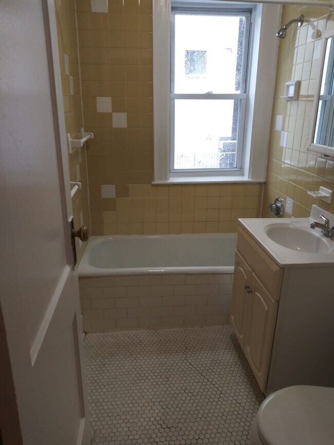 Foto del edificio - 389 Massachusetts Ave