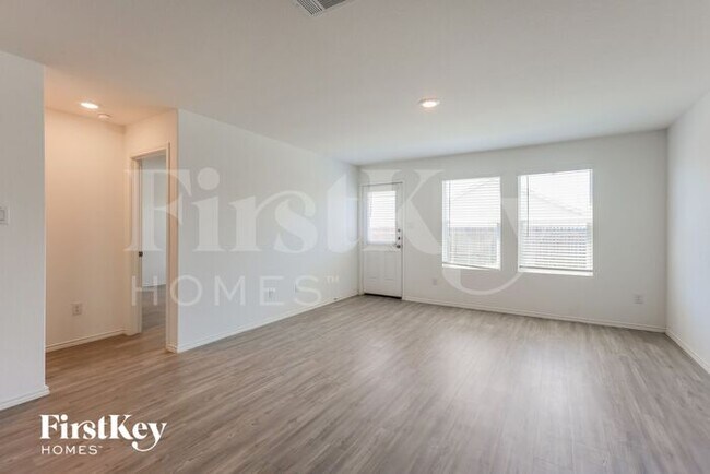 Foto del edificio - 2434 Double Oak Dr