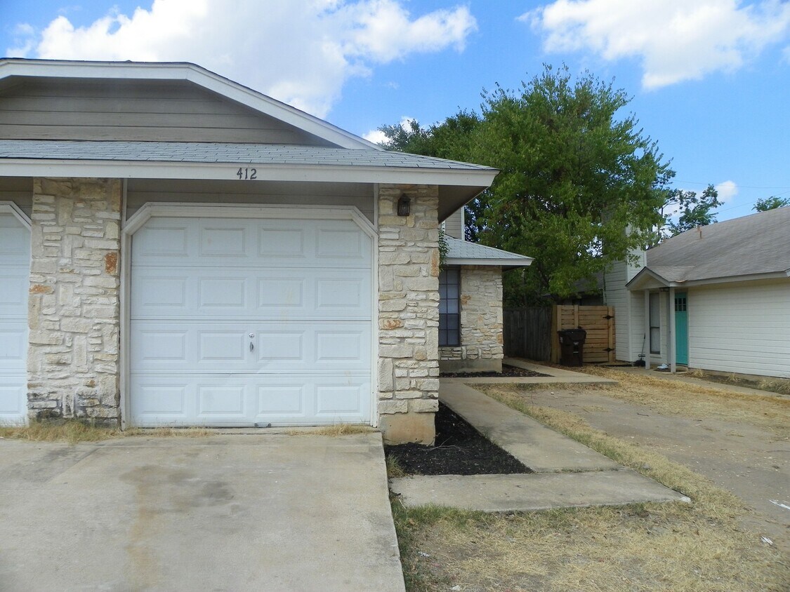 Primary Photo - 410.412 Cypress Ln