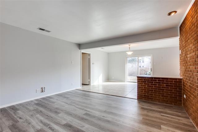 Building Photo - 823 Wisteria Way