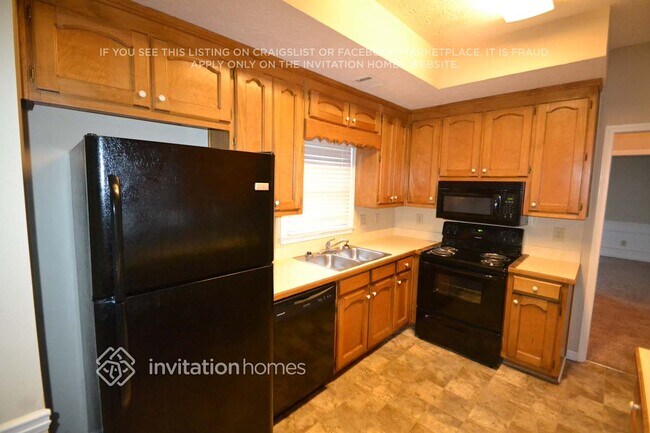 Building Photo - 2860 Summit View Ct