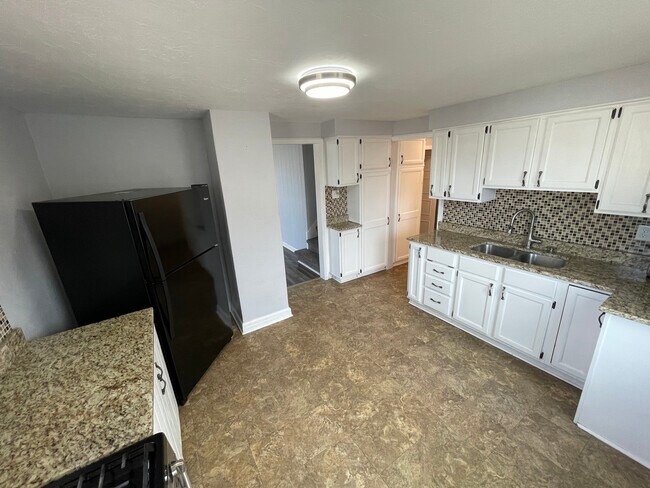 Building Photo - 2115 Milz Ct