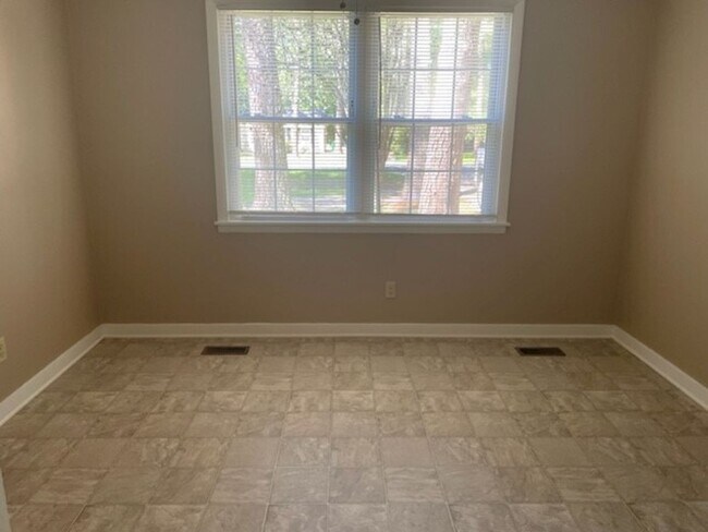 Foto del edificio - 3BD/2B House Close to VSU