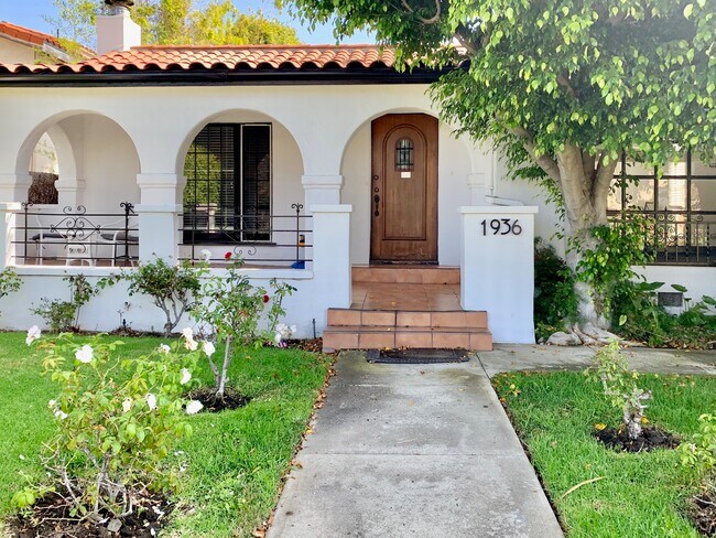 809 N Hillcrest Rd, Beverly Hills, CA 90210 - House Rental