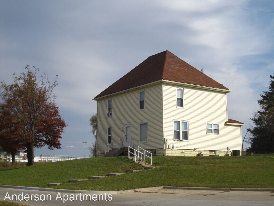 Foto principal - 5 br, 2.5 bath House - 1266 East Orange Rd.