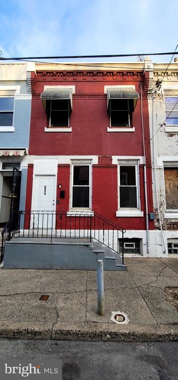 Primary Photo - 2115 N Lambert St