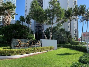 Building Photo - 16711 Collins Ave