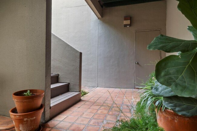 Building Photo - 1707 Spyglass Dr