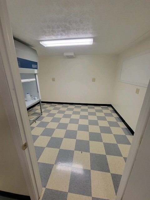 Building Photo - 8980 N Dixie Dr