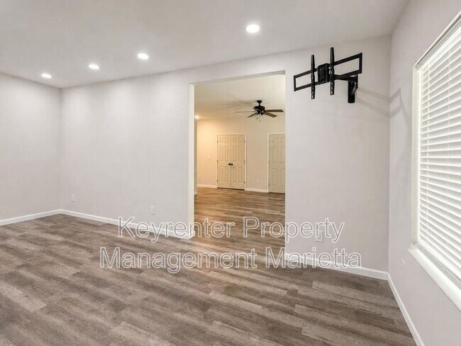 Building Photo - 101 Honeydew Ln