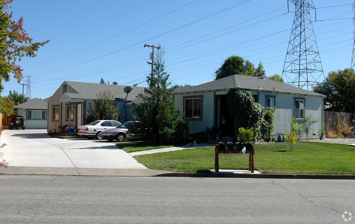 Building Photo - 70 Lark Center Dr