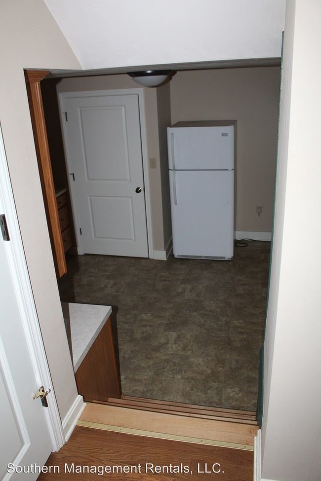 Building Photo - 2 br, 1.5 bath House - 11117 Short Cut Rd.