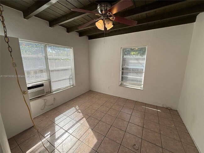 Building Photo - 5820 Arthur St