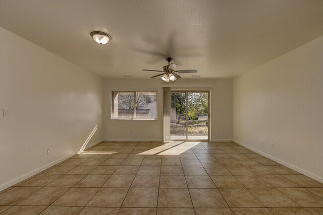 Building Photo - 3013 N Corrine Dr