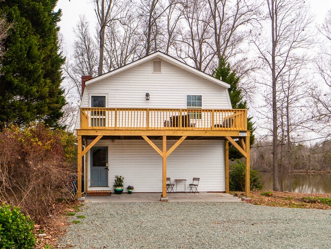 Building Photo - 4315 Hickory Nut Pt