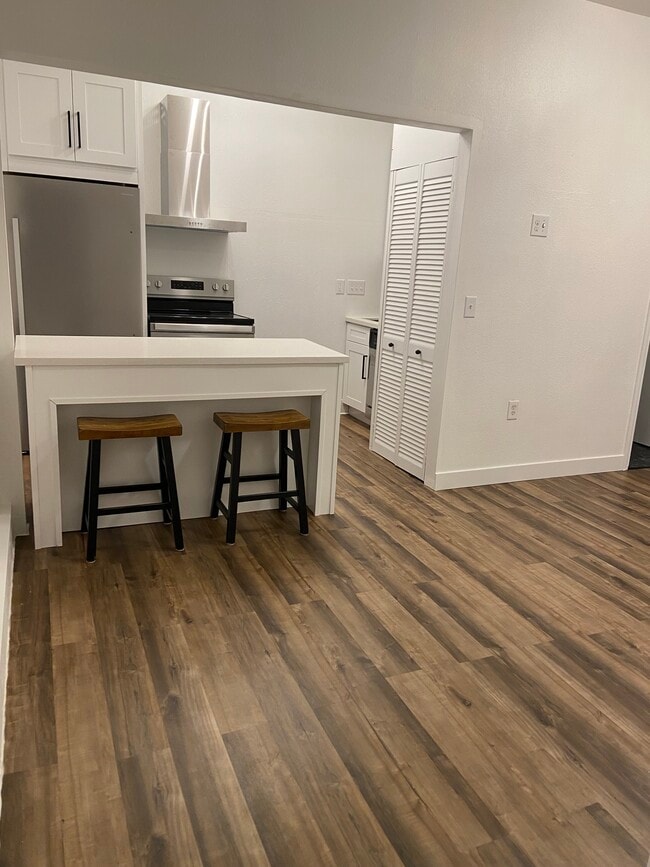 Building Photo - 5302 Hibiscus Dr