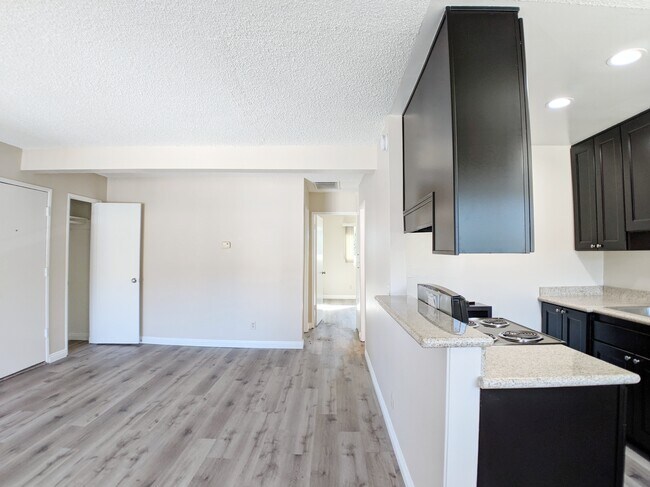 Foto del edificio - 2841 Montrose Ave